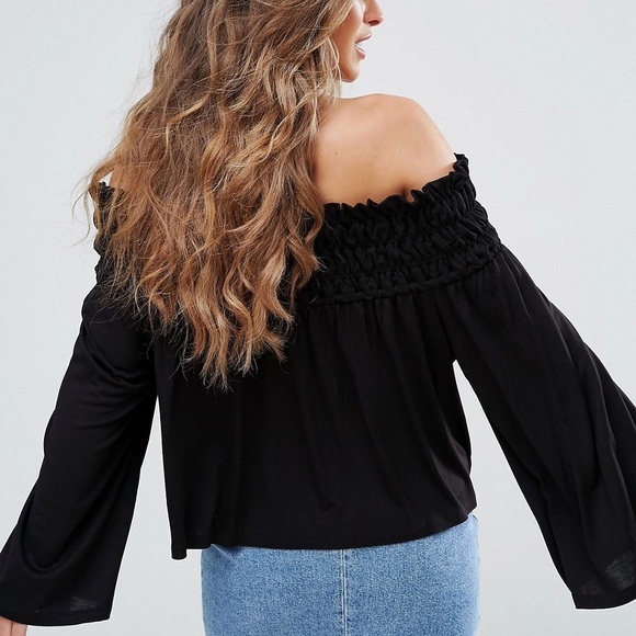 💜2/40$💜 Black off the shoulder top - Picture 3 of 3